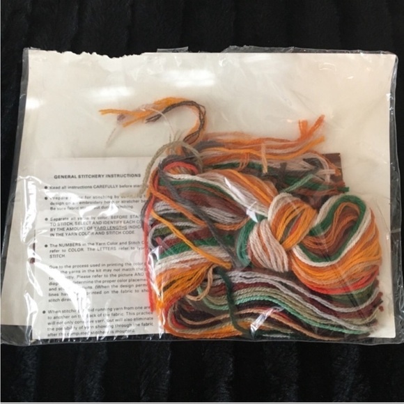 THE CREATIVE CIRCLE Wooden Decoy Embroidery Kit Wall Hanging - Picture 6 of 6